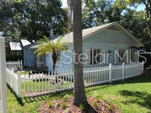 239 E 4th Avenue, Mount Dora, FL 32757