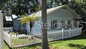 239 E 4th Avenue, Mount Dora, FL 32757