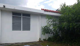 v2 v2 E10, Luquillo, PR 00773