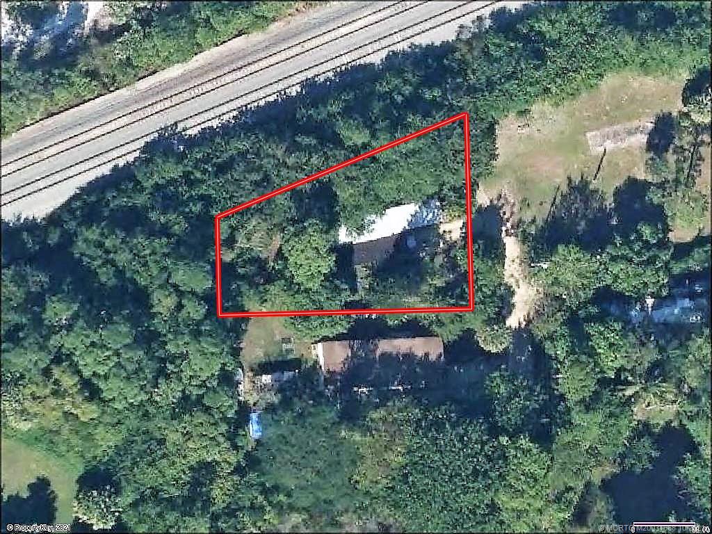 1520 NE Haven Lane, Jensen Beach, FL 34957 Linda Risden