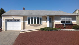 21 Mapleton Road, Toms River, NJ 08757