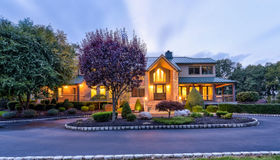 17 Summer House Hill Road, Holmdel, NJ 07733