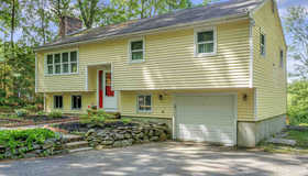 32 Hall Road, Londonderry, NH 03053