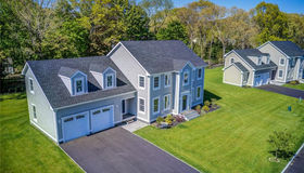2 Fox Run Rd, Barrington, RI 02806