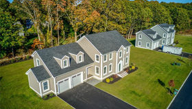 4 Fox Run Rd, Barrington, RI 02806