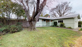 52 Graylawn Avenue, Petaluma, CA 94952