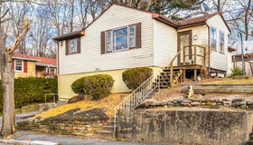 19 Harold St, Worcester, MA 01604