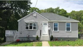 26 Arnold Rd, Auburn, MA 01501