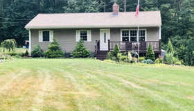 4 Copley Dr, Freetown, MA 02702