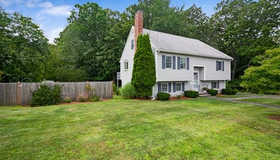 11 Sylvanus Wood Ln, Woburn, MA 01801