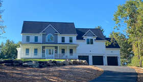 5 West River St, Upton, MA 01568