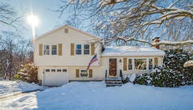 19 Longmeadow Rd, Medfield, MA 02052