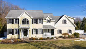 96 Holman St, Shrewsbury, MA 01545