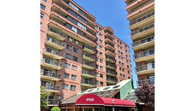 3920 Mystic Valley pkwy #ph, Medford, MA 02155