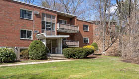 96 Lionel Ave D, Waltham, MA 02452