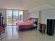 1750 N Bayshore Dr #5208, Miami, FL 33132