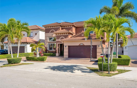 Real estate listing preview #1