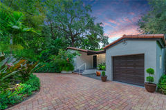 5530 S Le Jeune Rd, Coral Gables, FL 33146