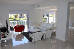 3182 NE 211th St, Aventura, FL 33180