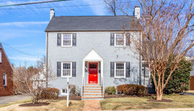 5717 18th Road N, Arlington, VA 22205