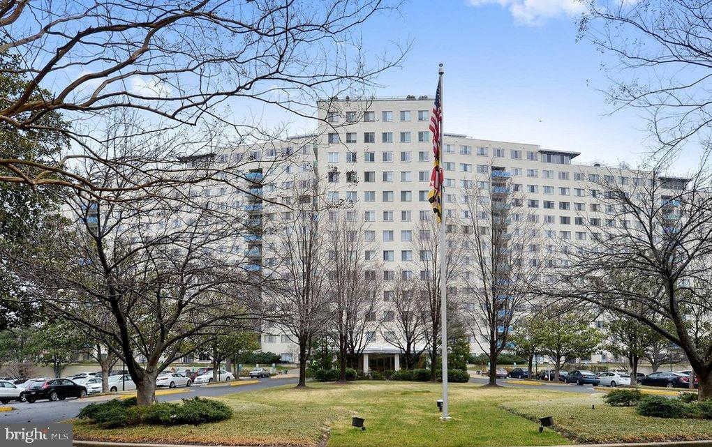 Video Tour  - 10201 Grosvenor Place #824, Rockville, MD 20852