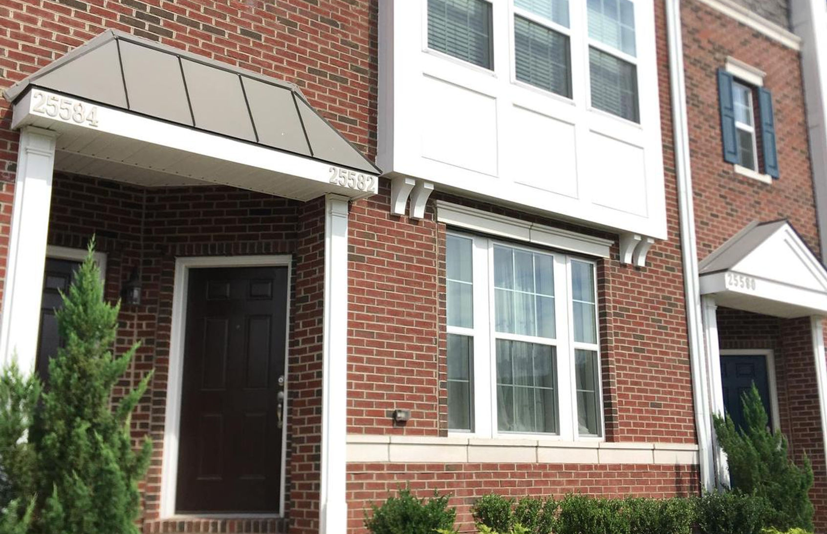 25582 Tolar Square, Chantilly, VA 20152 Jessica Riutort 25582 Tolar Square, Chantilly, VA 20152 Jessica Riutort