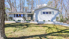 7027 Roundtree Road, Falls Church, VA 22042