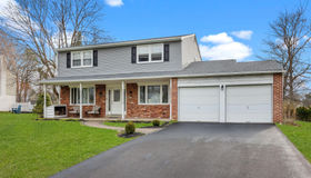 83 Rotterdam Rd N, Holland, PA 18966