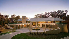 660 Barton Shore Dr, Ann Arbor, MI 48105