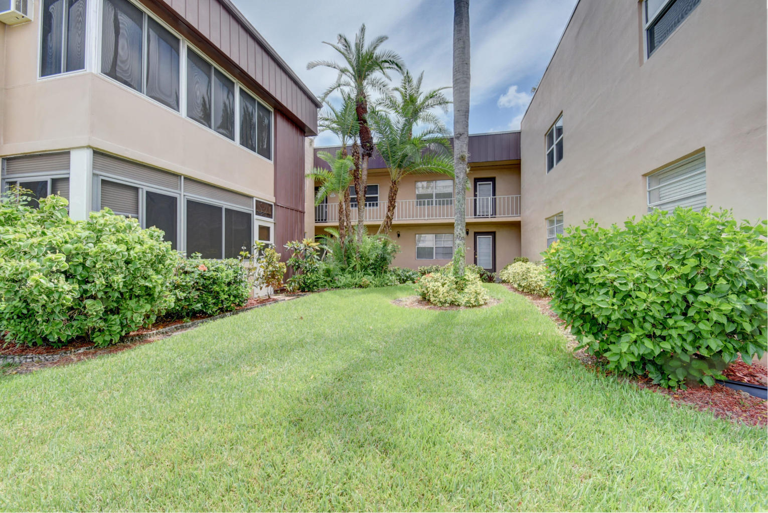 homes for sale in kings point delray beach