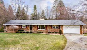 25393 Ridgewood Drive, Farmington Hills, MI 48336