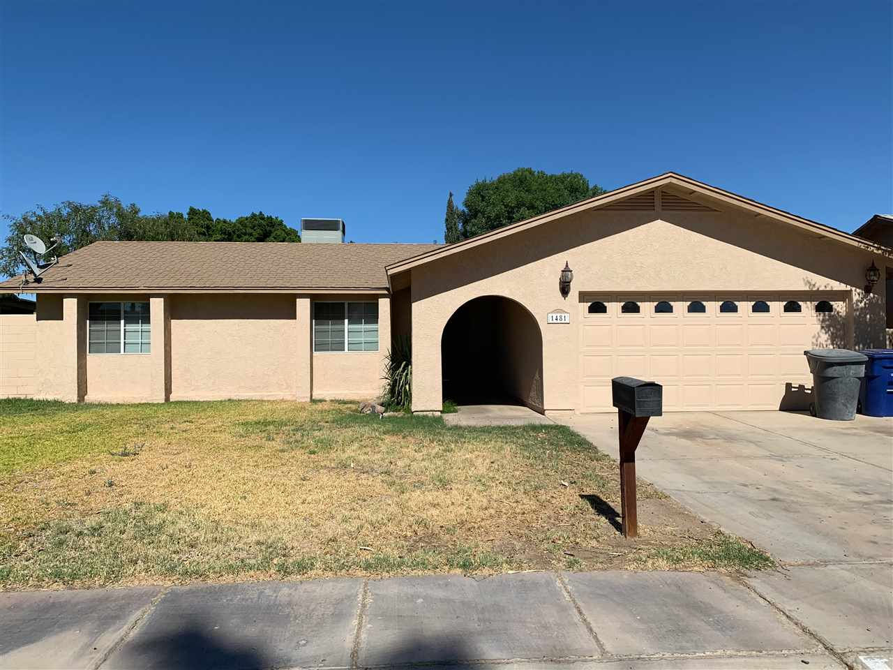 1481 S 42 Dr, Yuma, AZ 85364 is now new to the market! Mike Bowling
