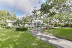 11600 sw 68th CT, Pinecrest, FL 33156