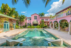 5454 Pine Tree Dr, Miami Beach, FL 33140