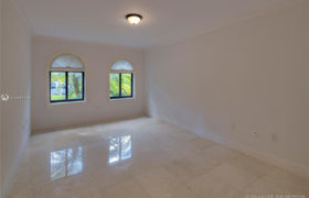 Real estate listing preview #11