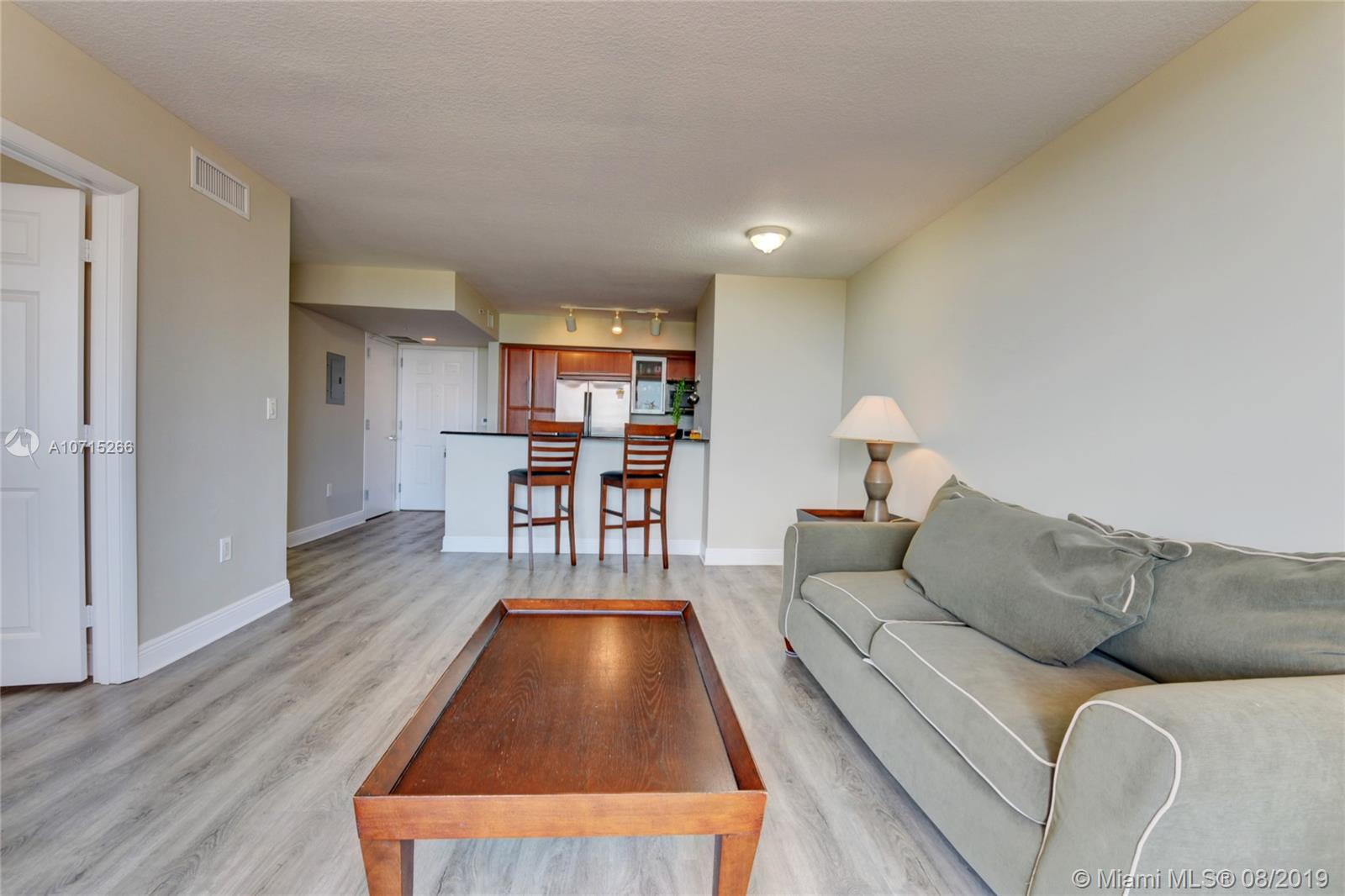 Real estate listing preview #5