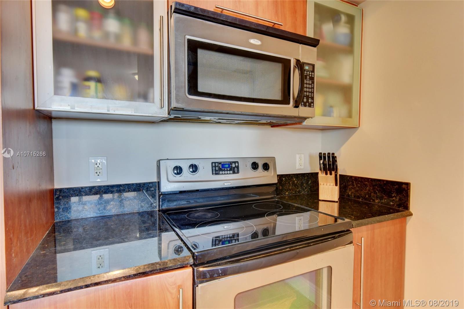 Real estate listing preview #8