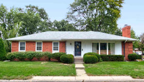 844 Fairford Rd, Grosse Pointe Woods, MI 48236
