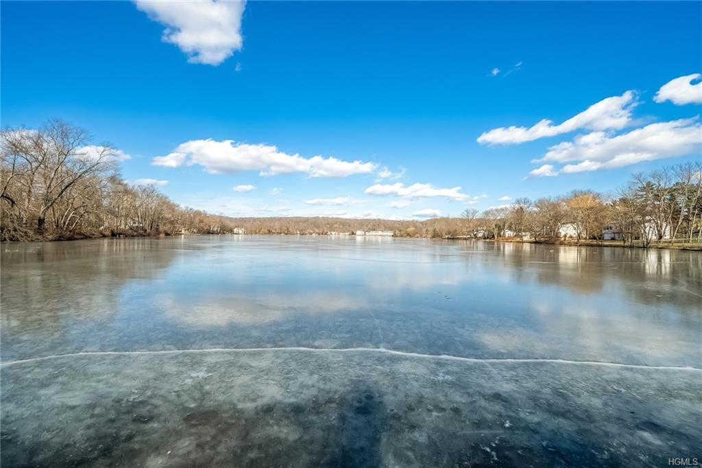 28  Trevor Lake  Drive Congers, NY 10920 is now new to the market!