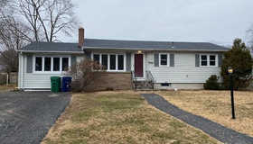 252 Shamrock Drive, Warwick, RI 02886