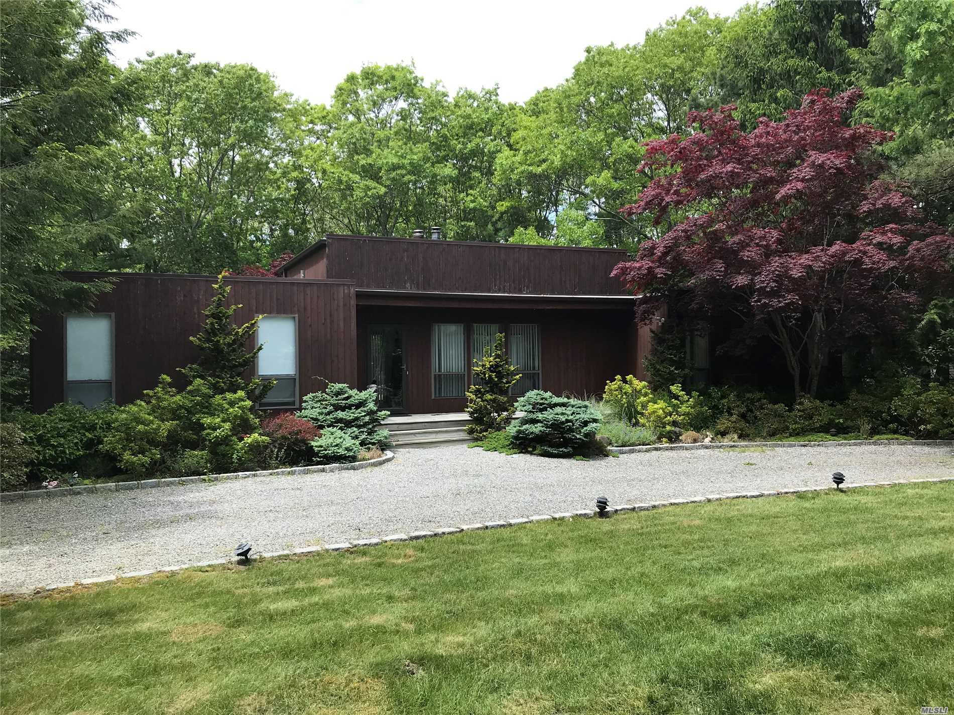 29  Box Tree  Rd Quogue, NY 11959 is now new to the market!