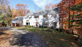 15 Crofts Lane, Stamford, CT 06903