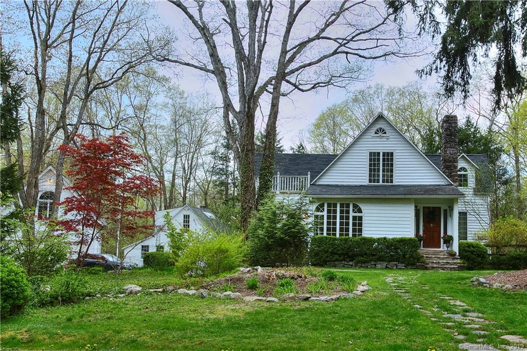216 Weston Road, Weston, CT 06883 Gabrielle Di Bianco