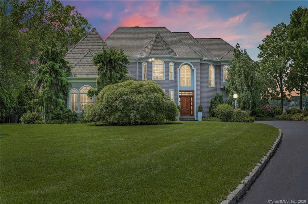 19R Weeds Landing, Darien, CT 06820 is now new to the market! Marsha