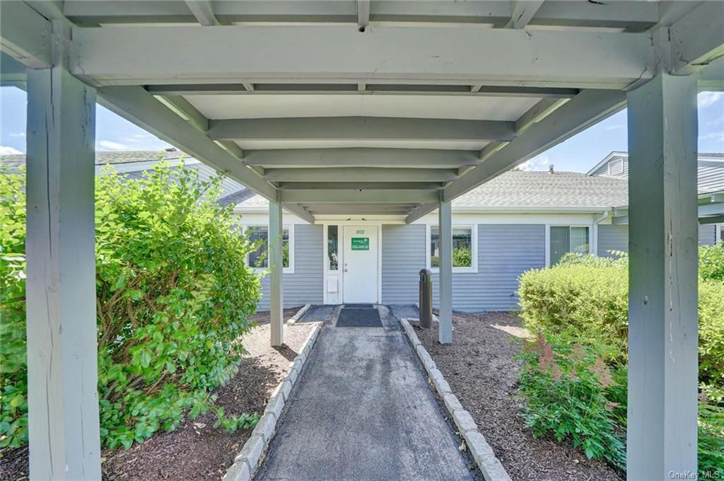 3630 Hill Boulevard 202, Jefferson Valley, NY 10535 is now new to the market! The Café