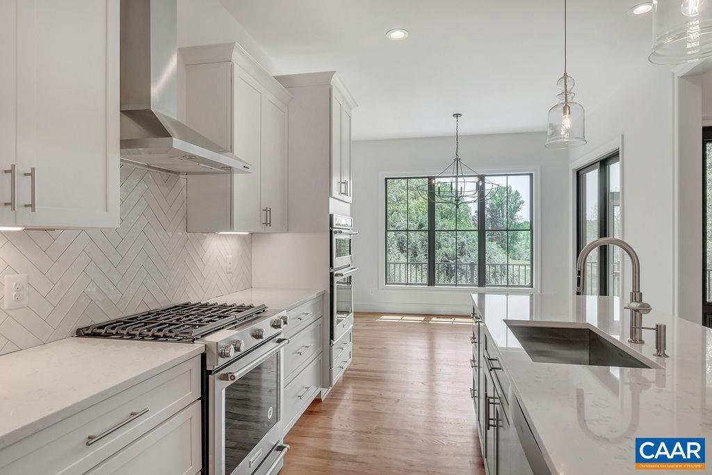 Real estate listing preview #13