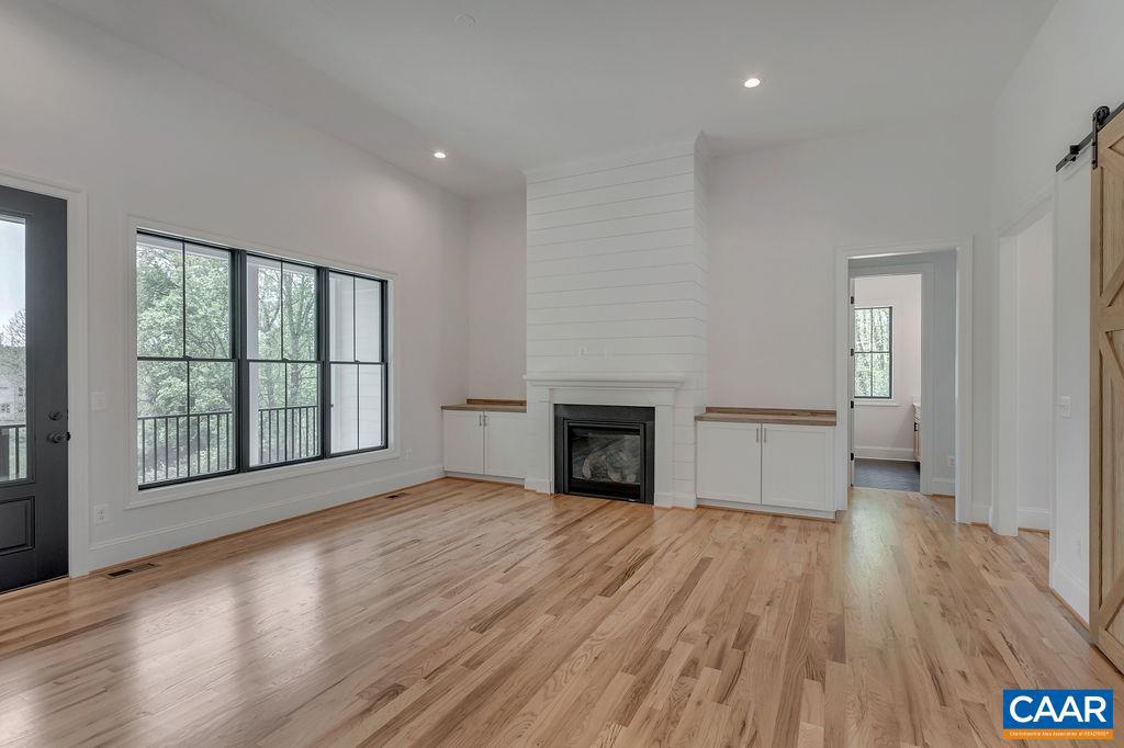 Real estate listing preview #17