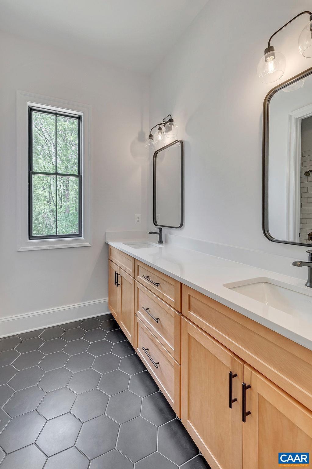 Real estate listing preview #28