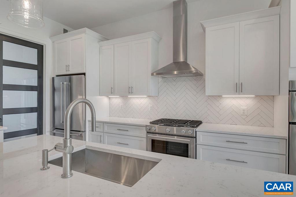 Real estate listing preview #10