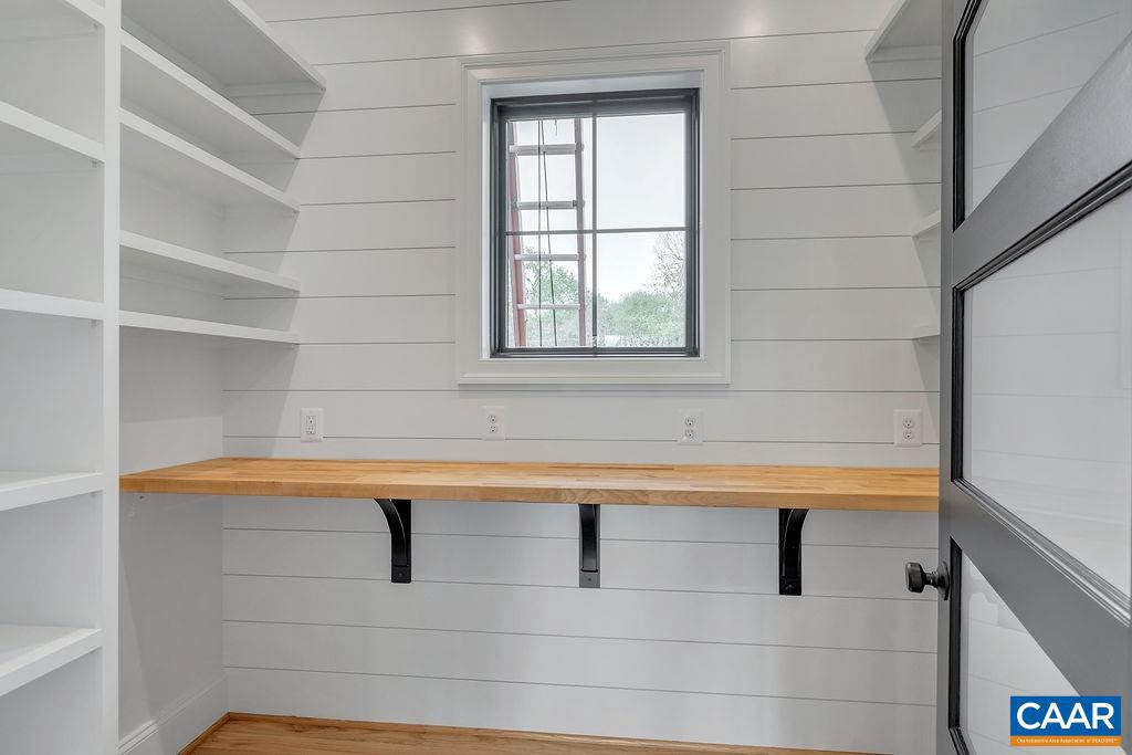 Real estate listing preview #12